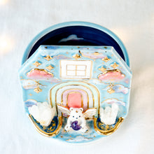 Load image into Gallery viewer, Angel Bear’s Crystal Cloud Home Vase