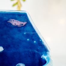 Load image into Gallery viewer, Angel Bear’s Crystal Cloud Home Vase
