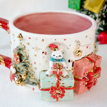 Load image into Gallery viewer, Christmas Present Bear Cup
